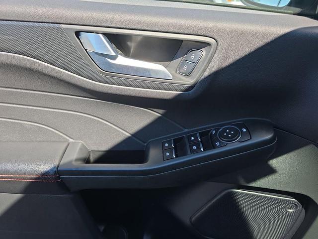 Photo of 2023 Black Metallic Ford Escape