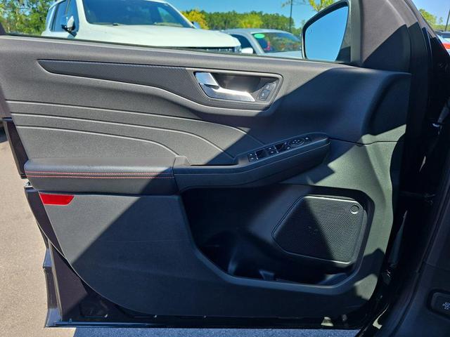 Photo of 2023 Black Metallic Ford Escape