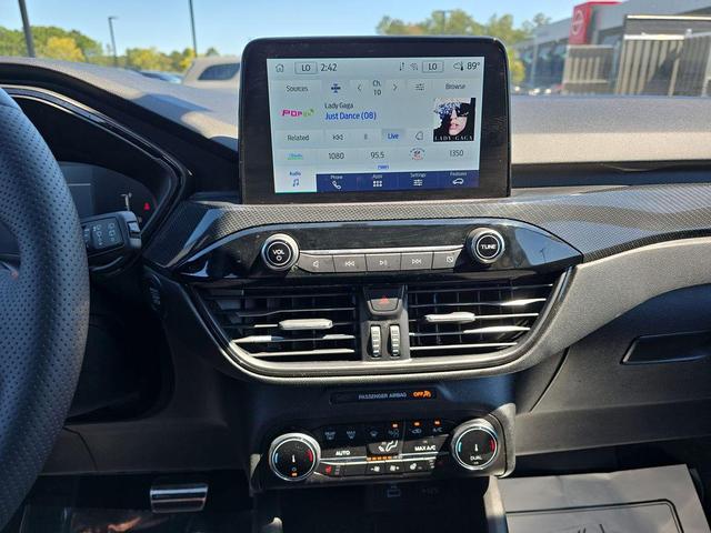 Photo of 2023 Black Metallic Ford Escape
