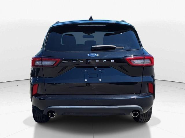 Photo of 2023 Black Metallic Ford Escape