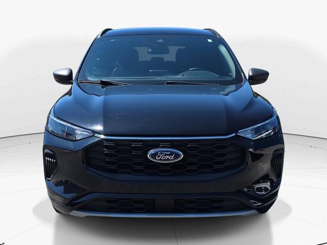 Photo of 2023 Black Metallic Ford Escape