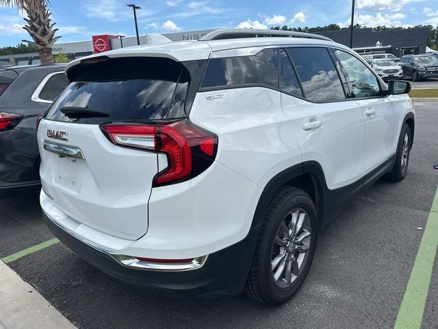 Photo of 2023 Summit White GMC Terrain