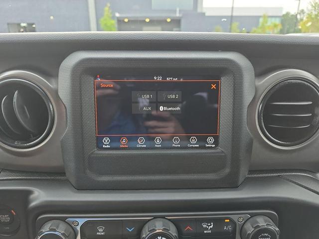 Photo of 2022 Black Clearcoat Jeep Gladiator