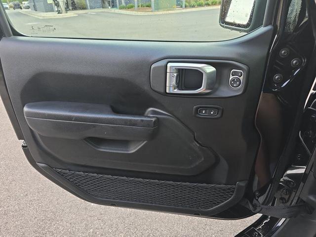 Photo of 2022 Black Clearcoat Jeep Gladiator