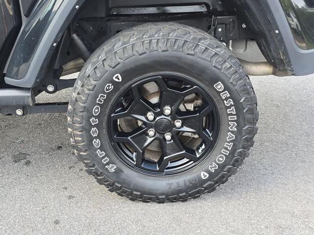 Photo of 2022 Black Clearcoat Jeep Gladiator