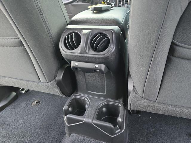 Photo of 2022 Black Clearcoat Jeep Gladiator