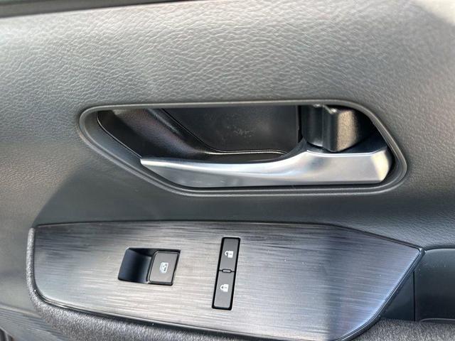 Photo of 2025 Gun Metallic Nissan Kicks