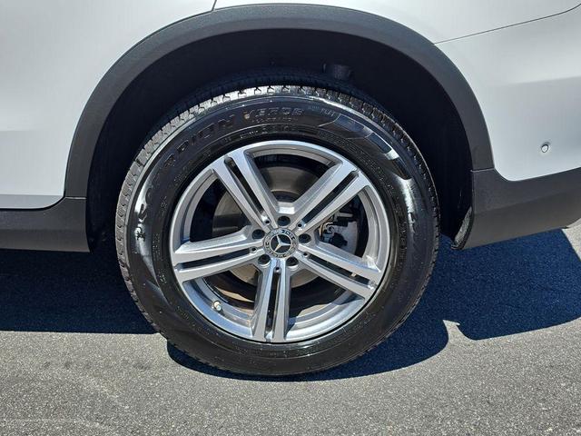 Photo of 2021 Polar White Mercedes-Benz GLC 300