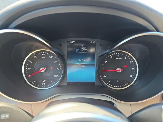 Photo of 2021 Polar White Mercedes-Benz GLC 300