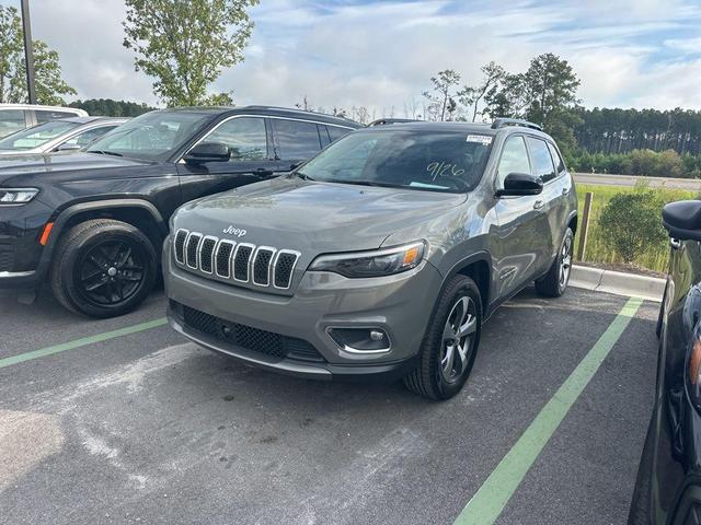 Photo of 2022 Sting Gray Clearcoat Jeep Cherokee