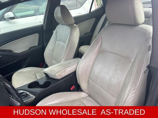 Photo of 2013 Snow White Pearl Kia Optima