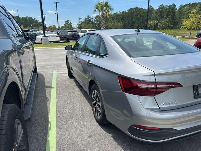 Photo of 2024 Pyrite Silver Metallic Volkswagen Jetta