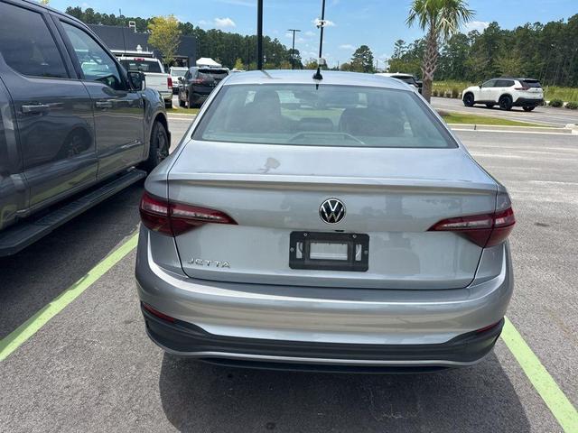 Photo of 2024 Pyrite Silver Metallic Volkswagen Jetta