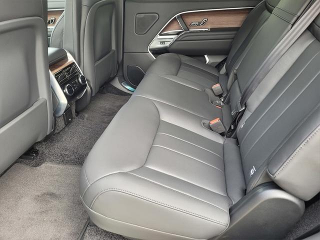 Photo of 2025 Santorini Black Land Rover Range Rover