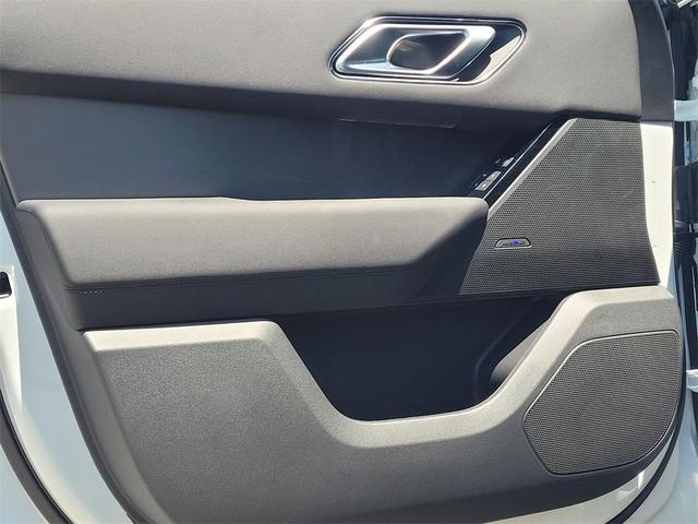 Photo of 2026 Fuji White Land Rover Range Rover Velar