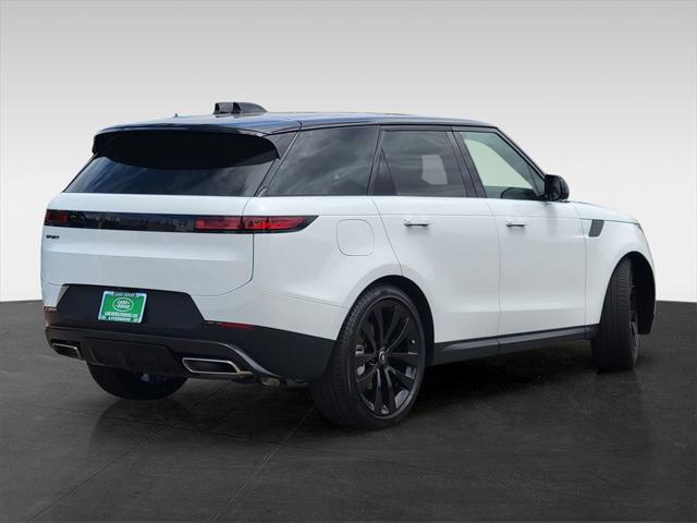 Photo of 2025 Fuji White Land Rover Range Rover Sport