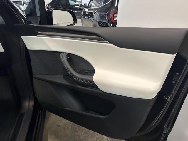 Photo of 2023 Black Tesla Model X