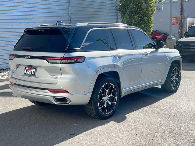 Photo of 2023 Silver Zynith Jeep Grand Cherokee