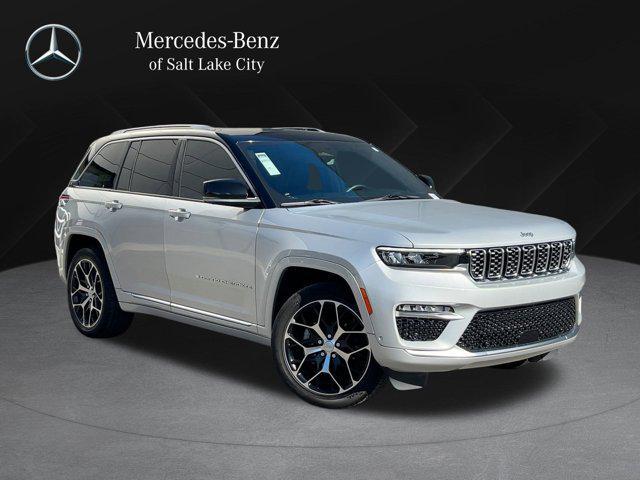 Photo of 2023 Silver Zynith Jeep Grand Cherokee