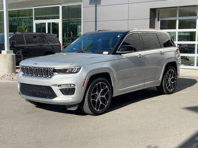 Photo of 2023 Silver Zynith Jeep Grand Cherokee