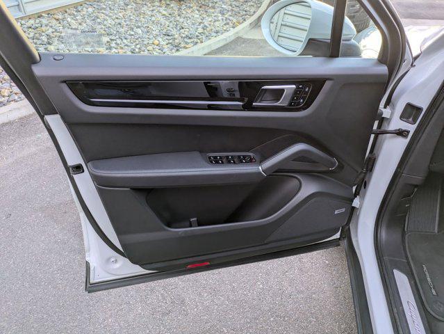 Photo of 2021 White Porsche Cayenne
