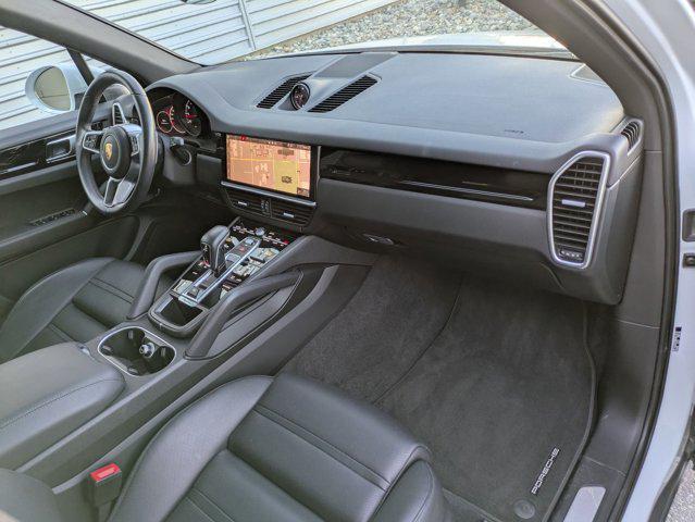 Photo of 2021 White Porsche Cayenne