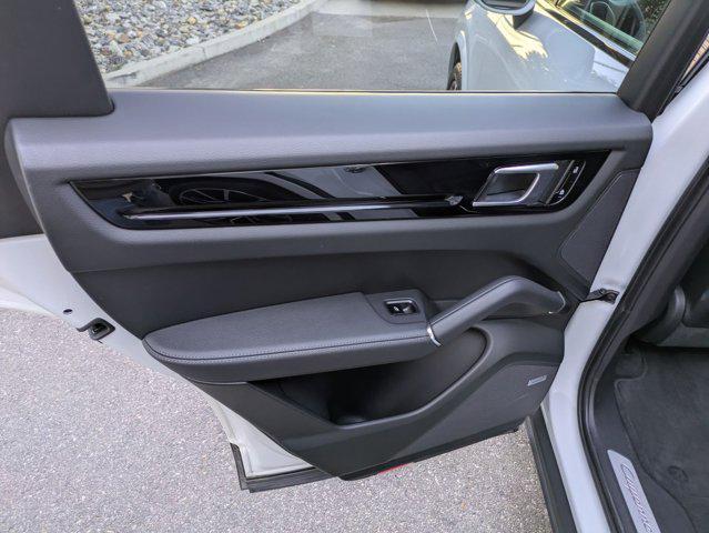Photo of 2021 White Porsche Cayenne