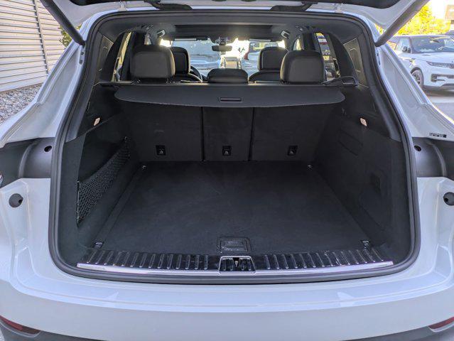 Photo of 2021 White Porsche Cayenne