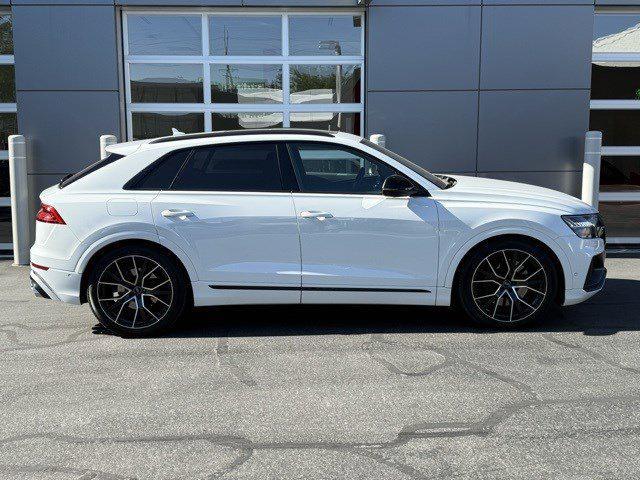 Photo of 2022 Carrara White Audi SQ8
