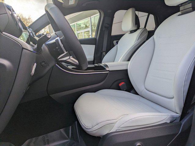 Photo of 2025 Polar White Mercedes-Benz GLC 300