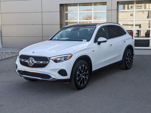 Photo of 2025 Polar White Mercedes-Benz GLC 350e