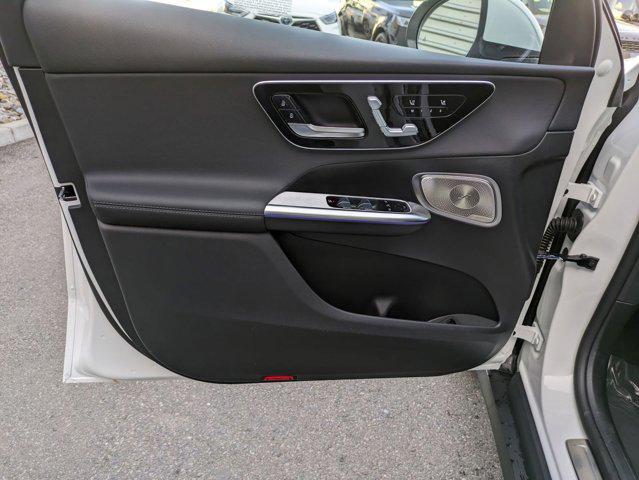 Photo of 2025 Polar White Mercedes-Benz GLC 350e