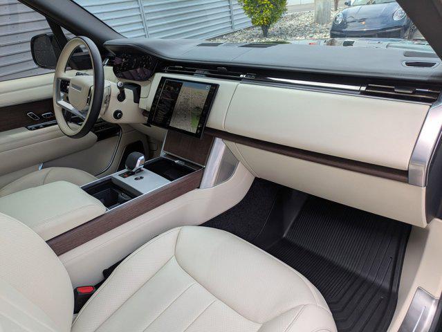 Photo of 2024 Santorini Black Metallic Land Rover Range Rover