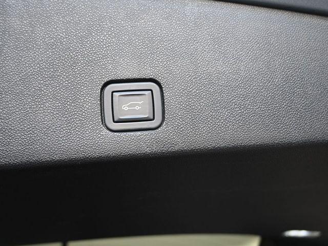 Photo of 2023 Silver Metallic Cadillac XT6