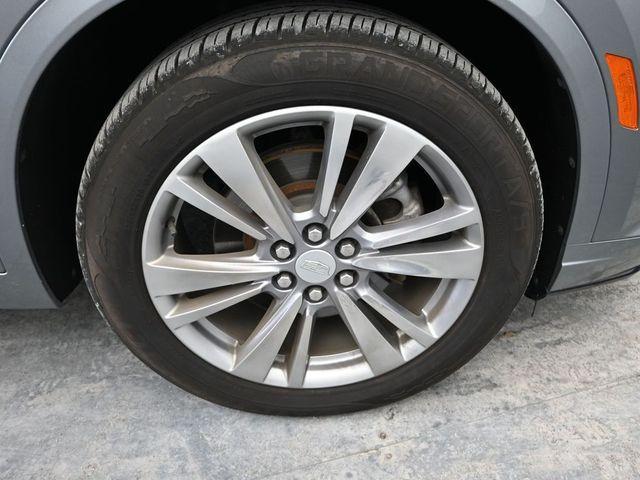 Photo of 2023 Silver Metallic Cadillac XT6