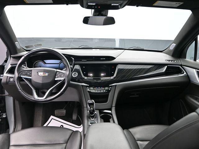 Photo of 2023 Silver Metallic Cadillac XT6