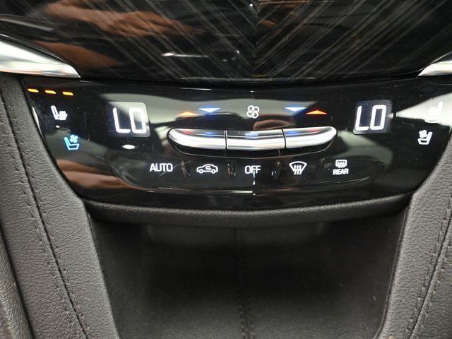 Photo of 2023 Silver Metallic Cadillac XT6
