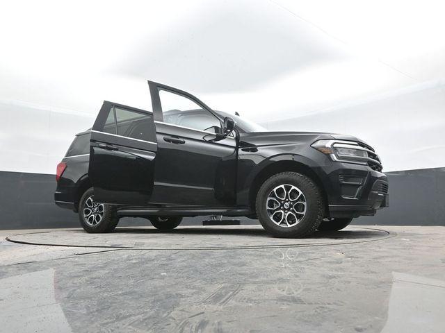 Photo of 2024 Black Metallic Ford Expedition Max