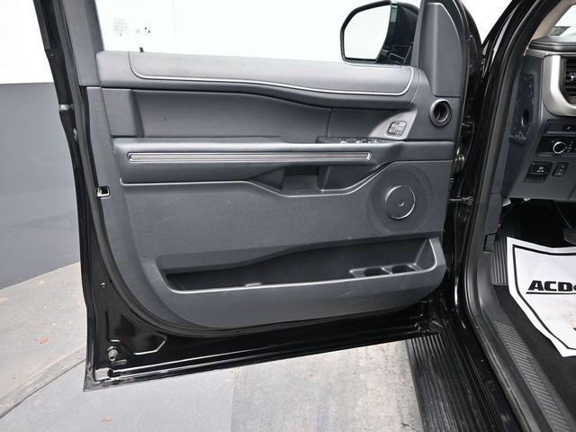 Photo of 2024 Black Metallic Ford Expedition Max