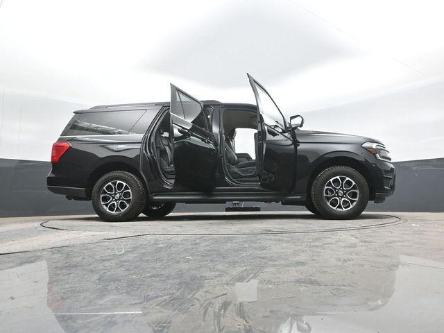 Photo of 2024 Black Metallic Ford Expedition Max