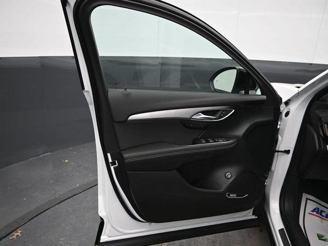 Photo of 2025 Summit White Buick Envision