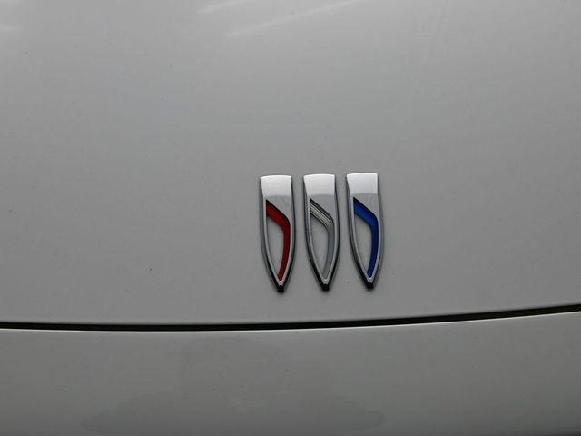 Photo of 2025 Summit White Buick Envision