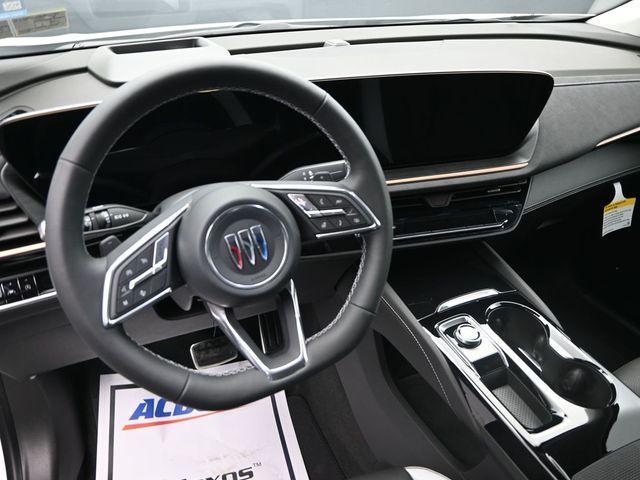 Photo of 2025 Summit White Buick Envision