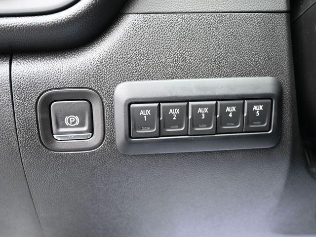 Photo of 2025 Summit White GMC Sierra 2500