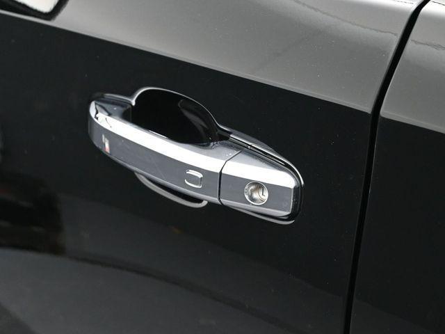 Photo of 2024 Onyx Black GMC Sierra 1500