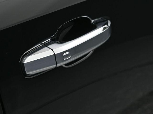 Photo of 2024 Onyx Black GMC Sierra 1500