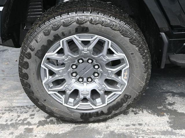 Photo of 2025 Black GMC HUMMER EV SUV