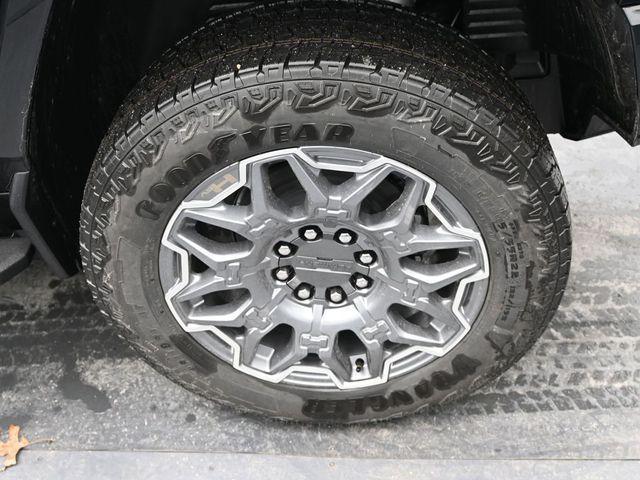 Photo of 2025 Black GMC HUMMER EV SUV