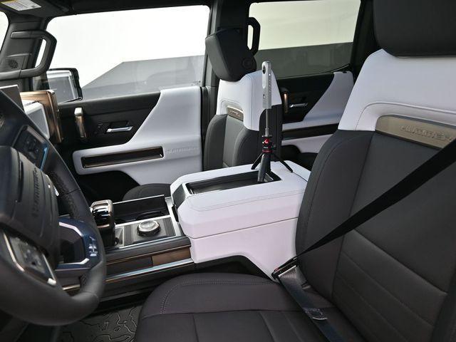 Photo of 2025 Black GMC HUMMER EV SUV