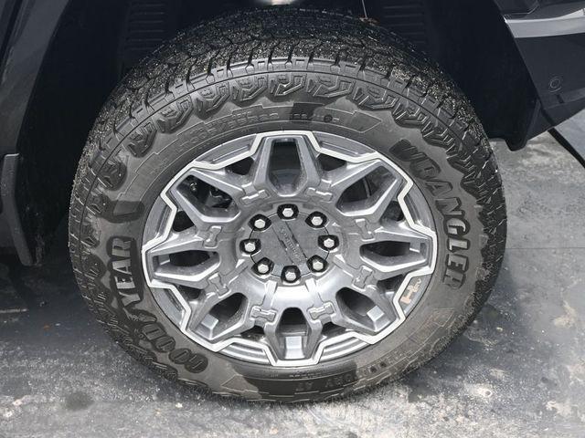 Photo of 2025 Black GMC HUMMER EV SUV